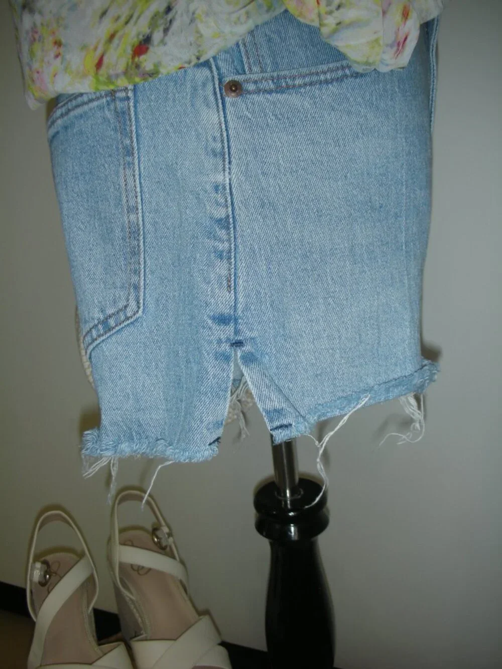 Abercrombie Mom‎ Short High Rise Distressed Denim Shorts Size 26